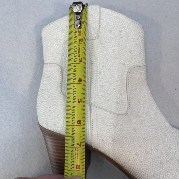 Buckle Synclair faux pearl ankle boot white women sz 9 - Picture 8 of 8